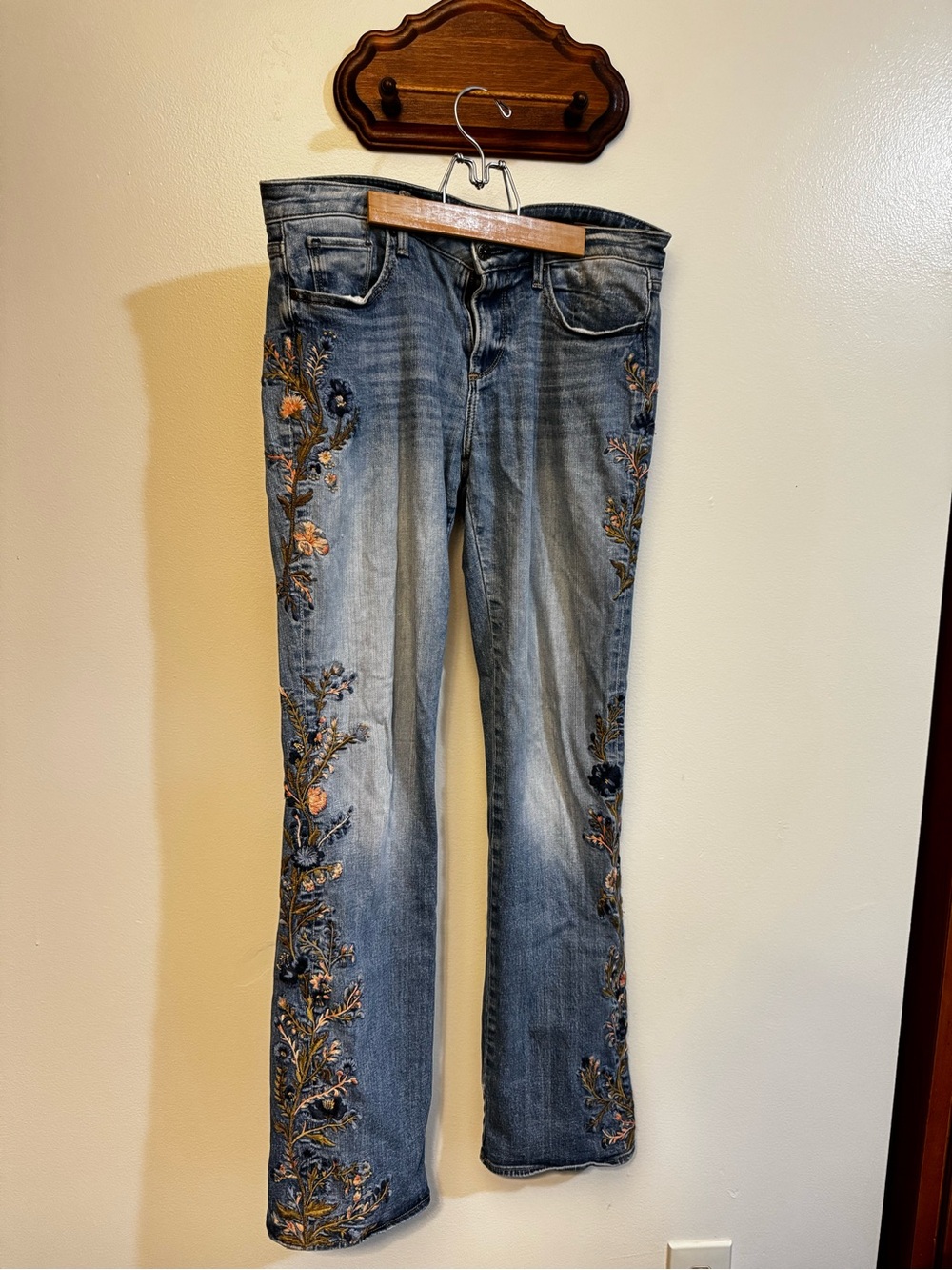 Driftwood Embroidered Blue Women’s Jeans with Floral Side Detail